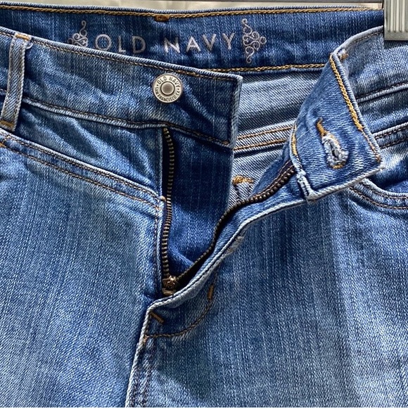 Old Navy Blue Medium Wash Pockets Cut Off Denim Blue Jean Shorts Size 12 - Picture 4 of 10